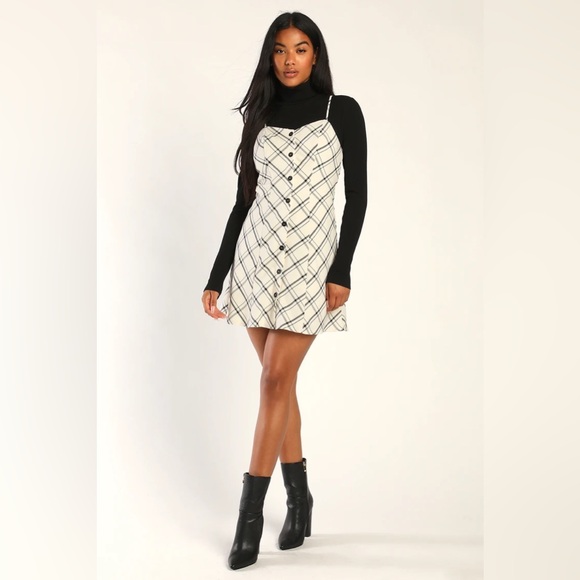 Lulus Dresses & Skirts - LULU’S PUT ON THE CHARM PLAID DRESS ❤️NWT IN STORES❤️